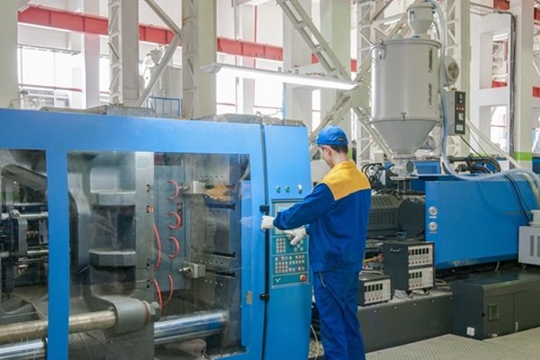 The demand for injection molding machines is strong, and the market development in the second half of the year is expected
